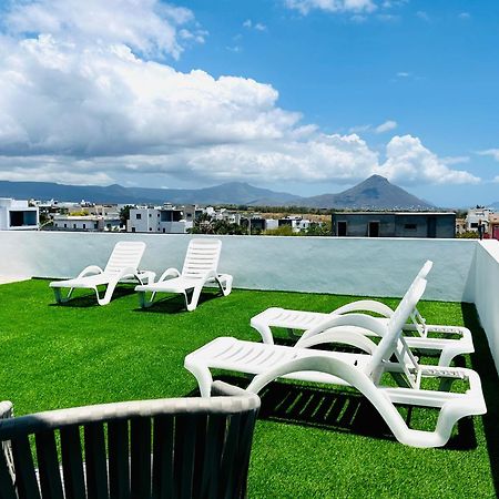 Amazing Sunset View Rooftop. Flic en Flac Exterior photo