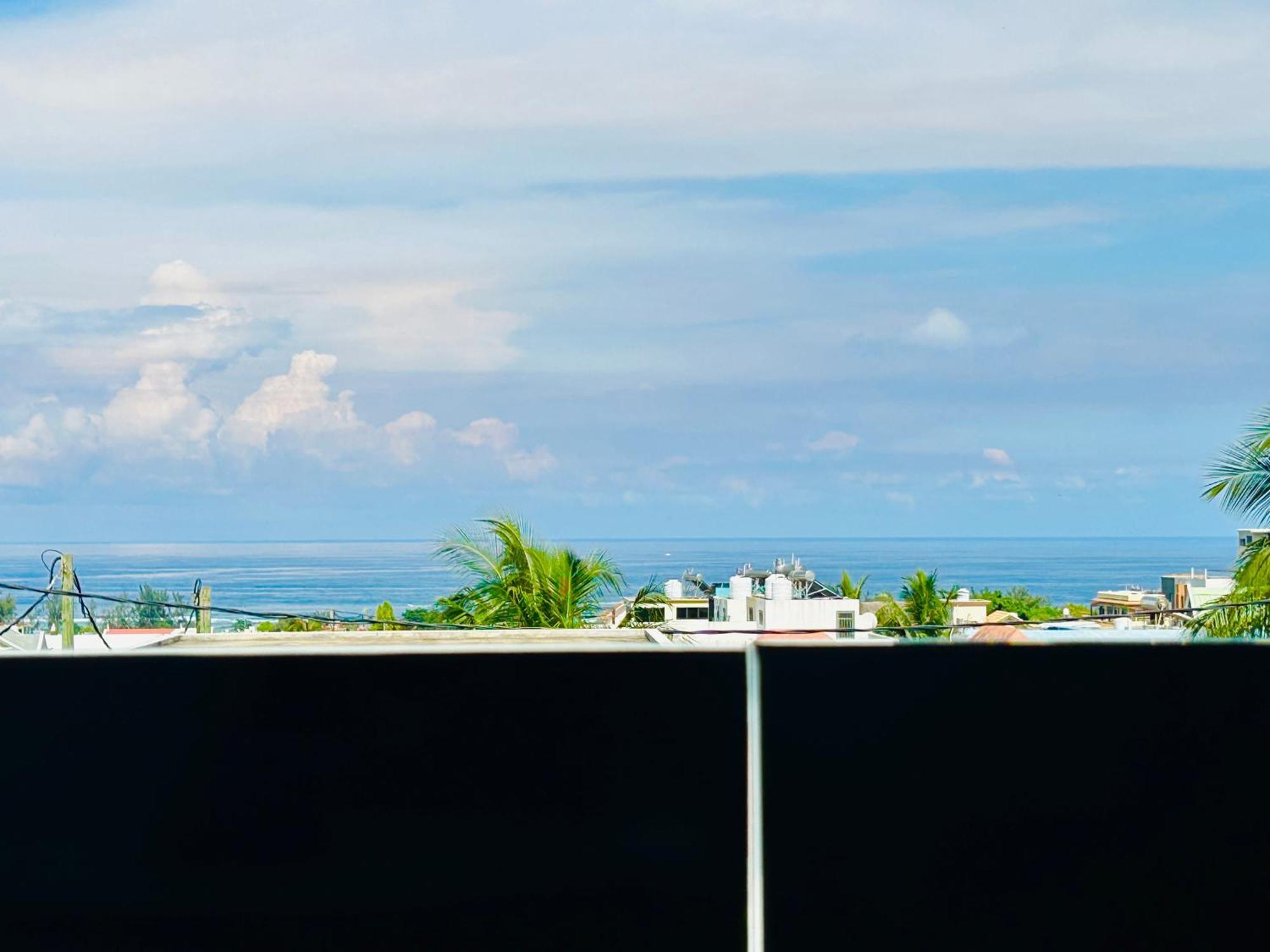 Amazing Sunset View Rooftop. Flic en Flac Exterior photo
